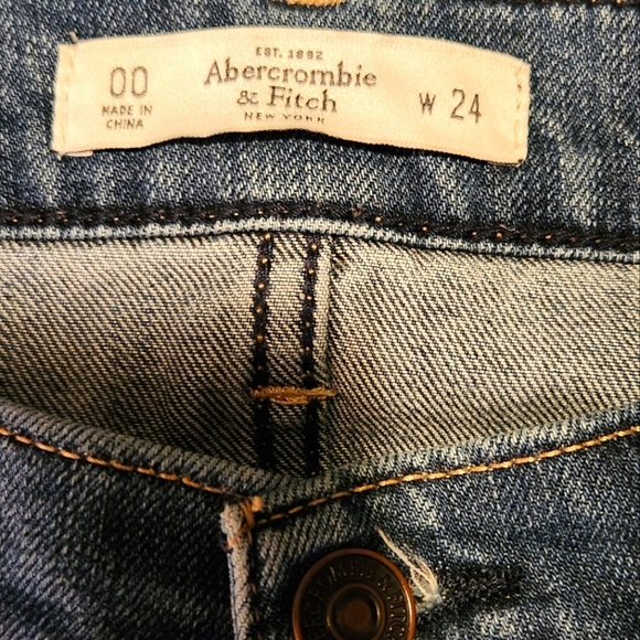 Abercrombie & Fitch Straight Leg Ankle Distressed Jeans Size 24 - Picture 9 of 9